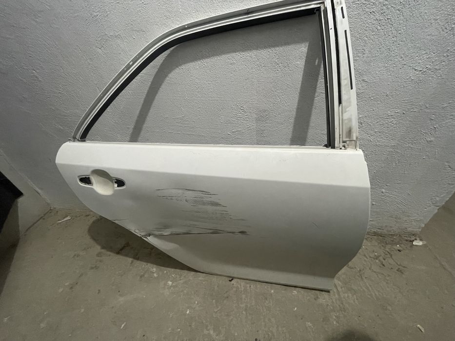 Дверь задняя камри 50