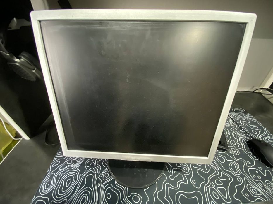 Продам 2 монитора.