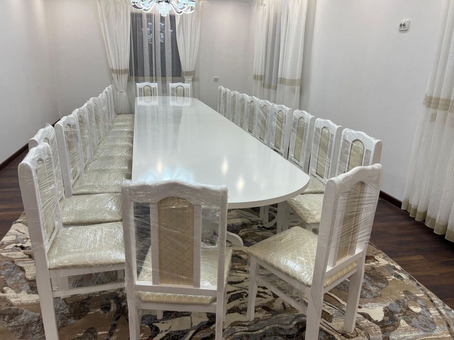 Стол и стулья комплект