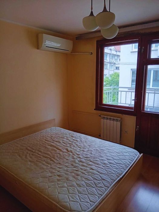 Дава се под наем Тристаен апартамент в София, Лозенец - 120 кв.м за 816 € - Снимка #1