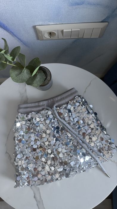 Продам юбку детскую