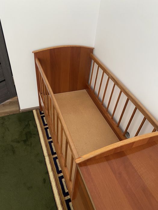 Детская кровать с колыбелькой