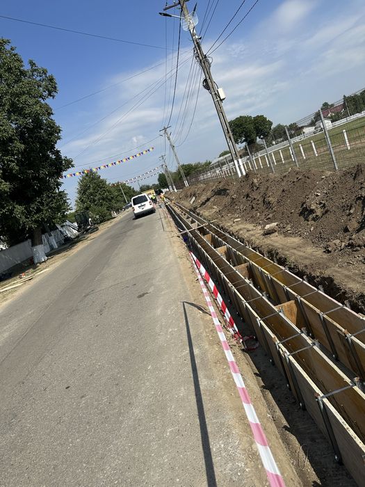 Inchiriez Utilaje Buldoexcavator Compactor Miniexcavator Nacele