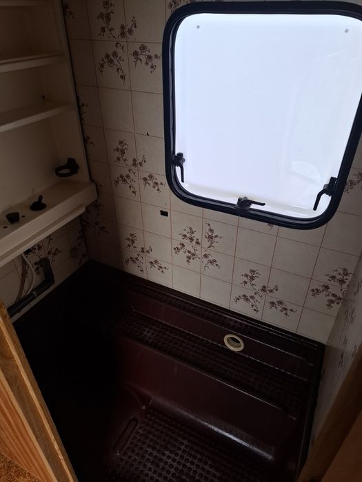 Vand rulota recent adusa din Franța