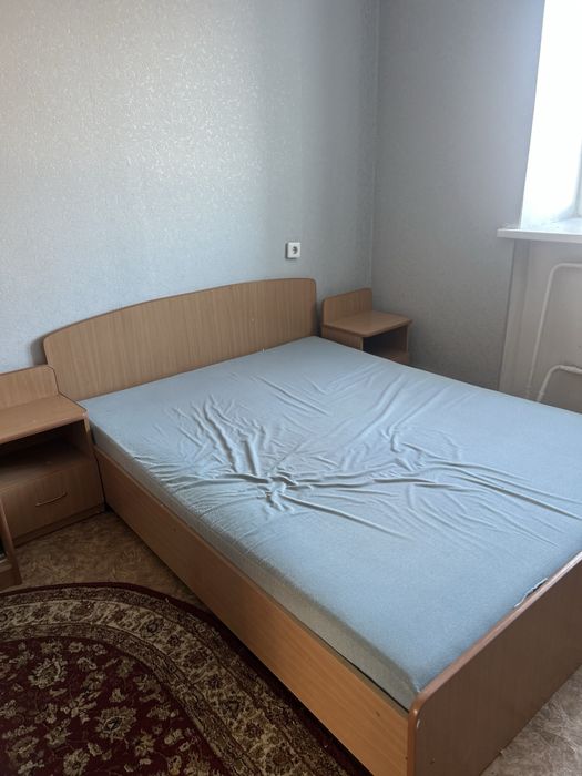 Продам спальный гарнитур