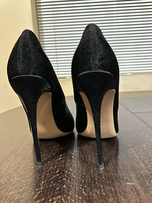 Официални обувки с висок ток