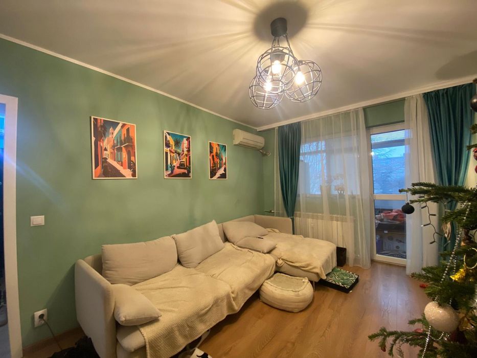 Vand apartament cu 4 camere Direct Proprietar