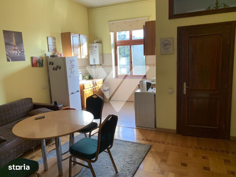 Apartament 2 camere 82 mp etaj 2 pod si pivnita - Piata Mare Sibiu