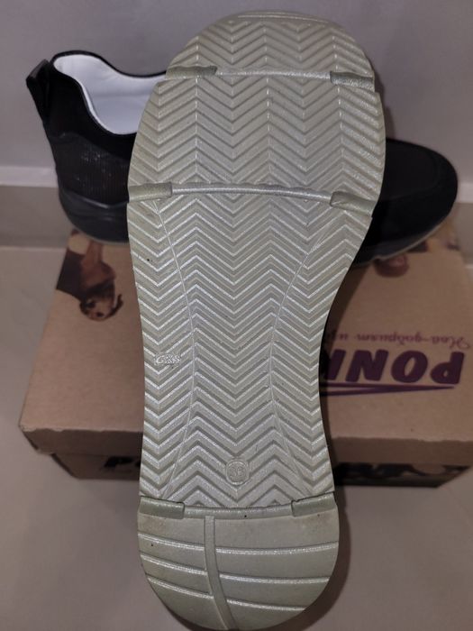 Нови обувки маратонки Ponki, 36 номер