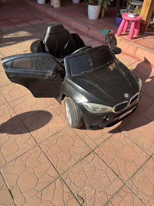 Детска акумулаторна кола