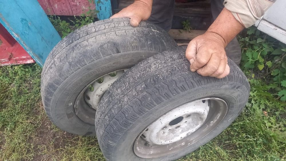 Продам шины на 13