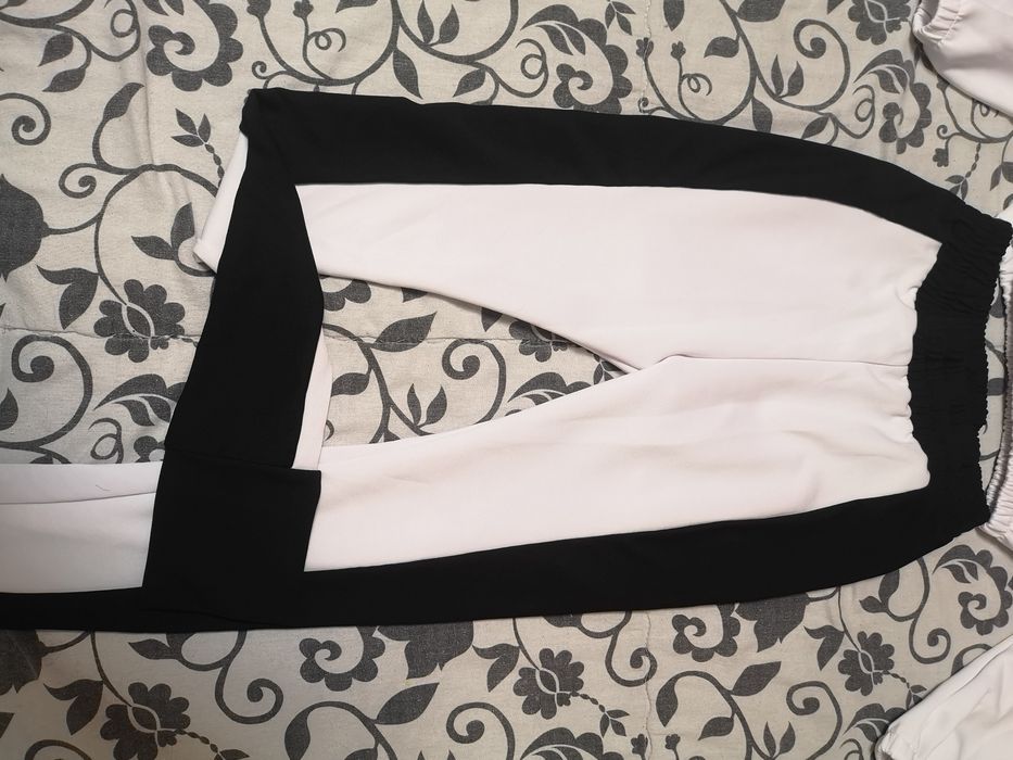 Комплект от две части