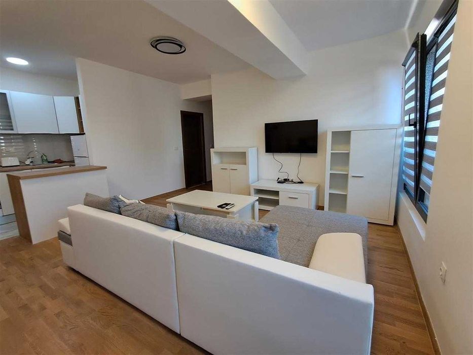 Дава се под наем Тристаен апартамент в Пловдив, Съдийски - 86 кв.м за 387.6 € - Снимка #1