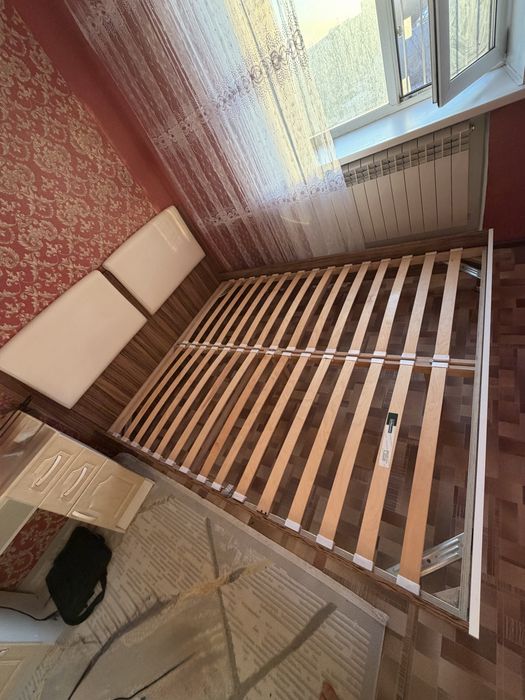 Продам двуспальную кровать б/у