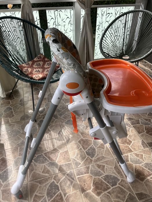 Scaun cu masuta de bebe