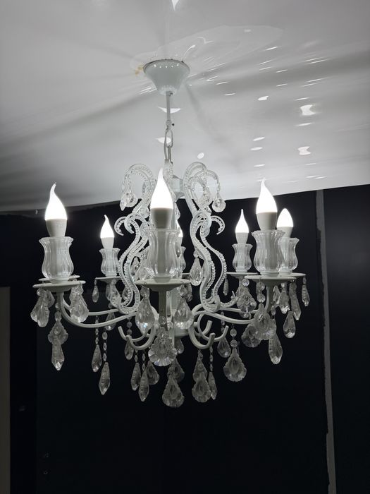 Продам люстру . В хорошем  состоянии