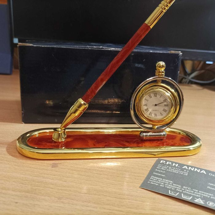 настольный набор с часами новый