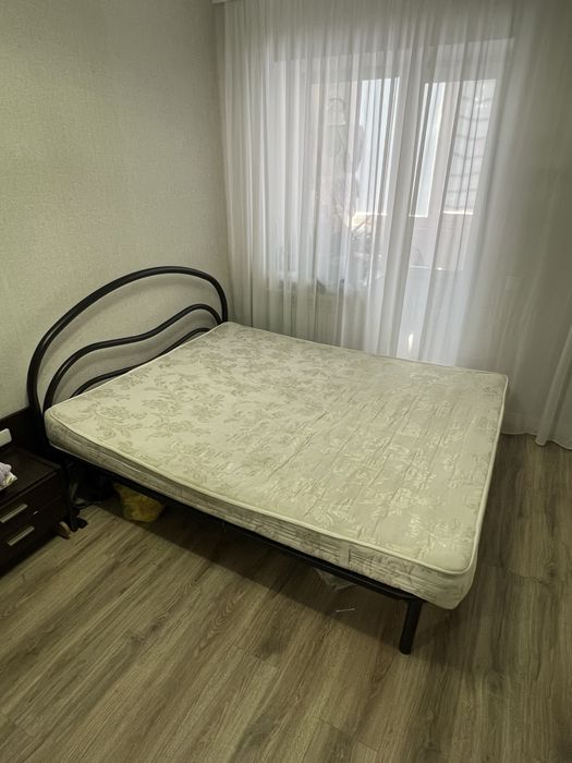 Кровать + матрас , 2 тумбы