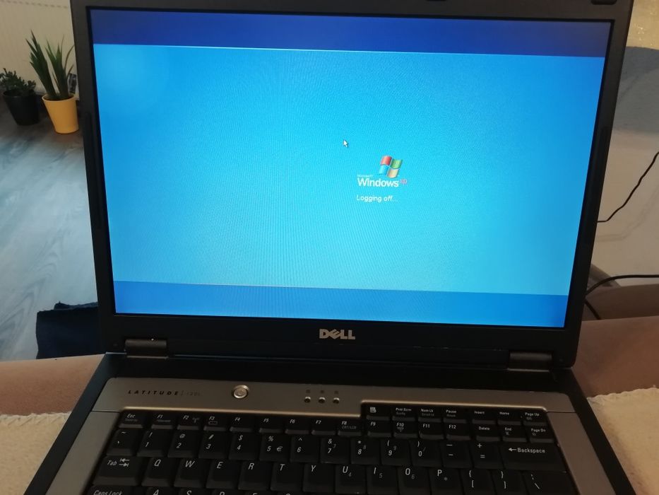 Laptop Dell mare