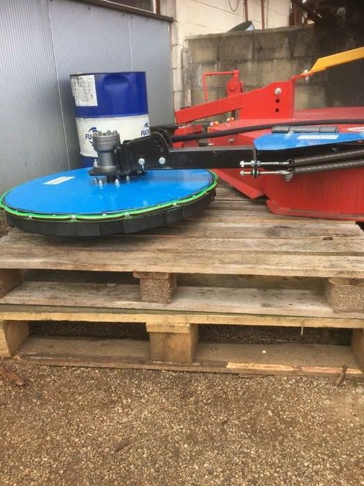 Отклоняваща се косачка