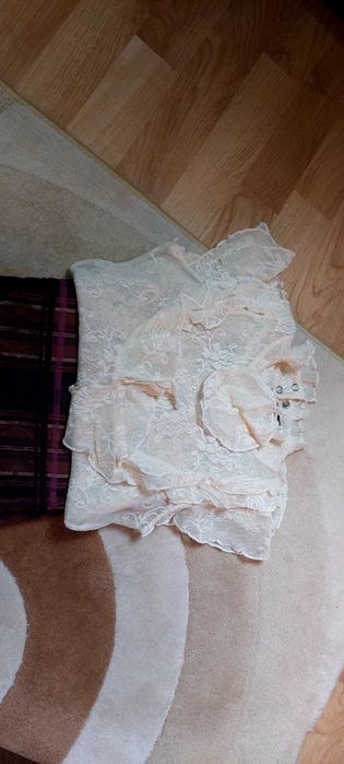 Vând fustă culori deosebite + bonus bluză dantelă