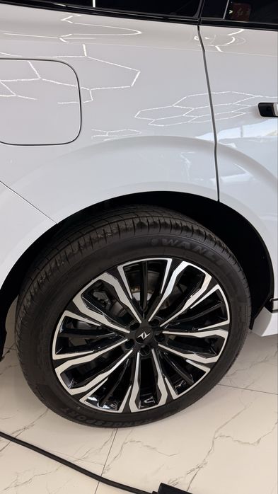 Dongfeng 008 ep hybrid 210 km