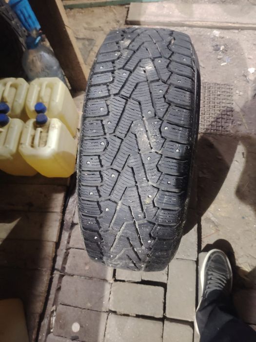 Продам зинние шины. Pirelli. Оригинал