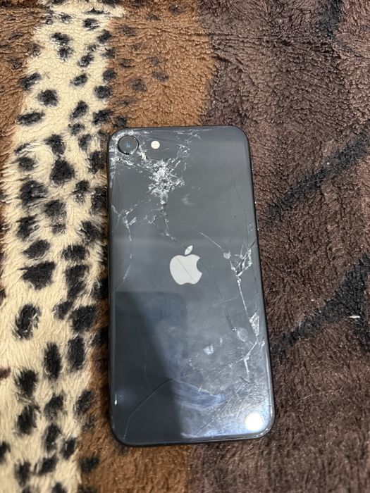 IPhone SE 2020 75% акум