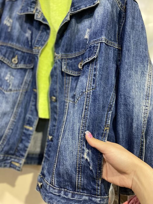 Продам джинсовую куртку с рисунком от руки