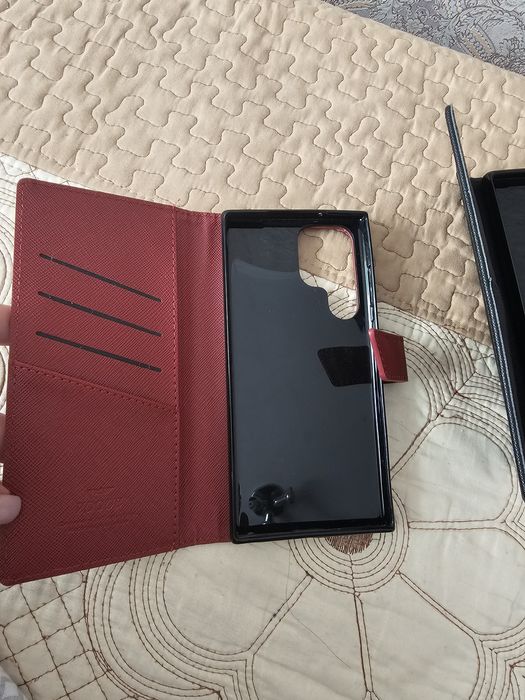 Продам новые чехлы на Samsung S23 Ultra. Каждый по 100 тысяч.