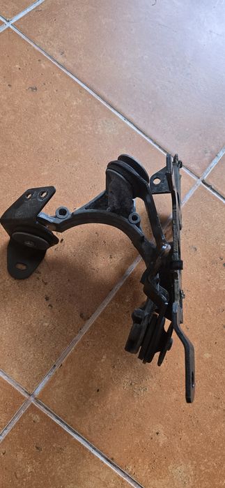 Suport pompa servo dacia duster