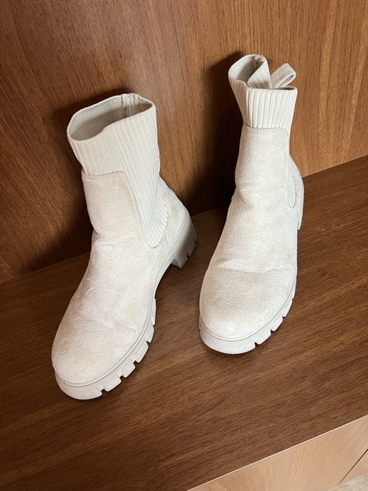 Дамски боти бежови
