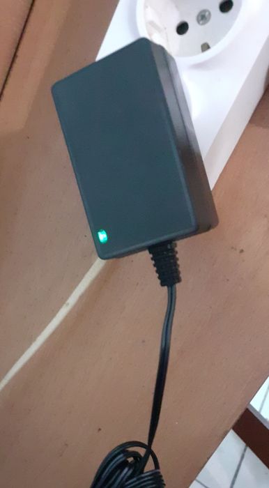 Vând Încărcător SGP Power Adaptor 25,2V 1Amper cu mufă 4,2mm pentru Trotinete Electrice și alte dispozitive