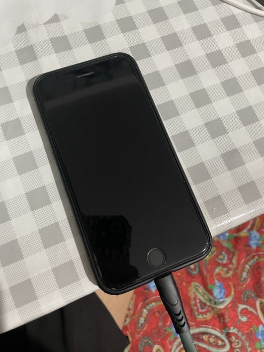 Айфон се 2020 ёмкость 100%