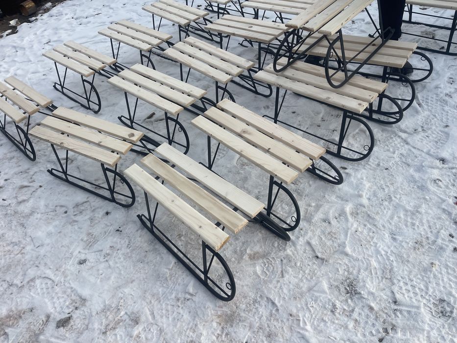 Sanie din metal si lemn usoara si rezistenta perfecta pentru copii