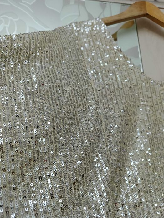 Продам платье праздничное