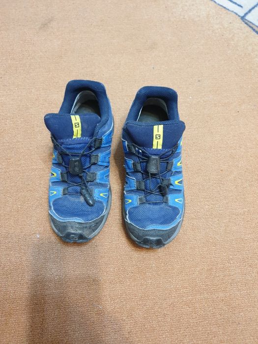 Vand Salomon cu goretex nr 34