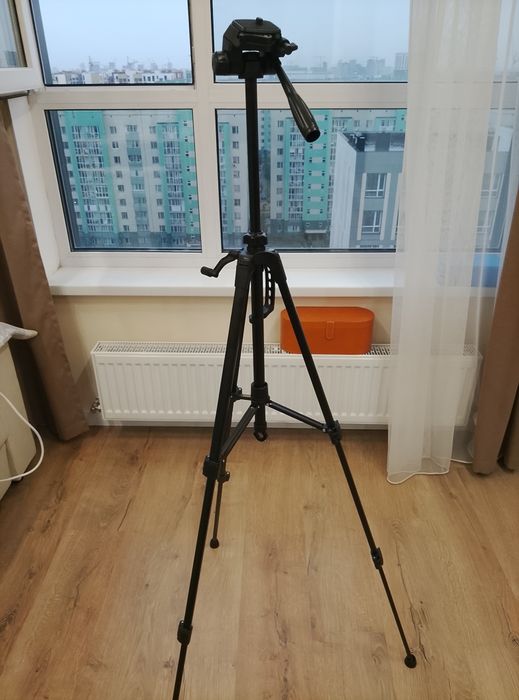 Продаю новый штатив