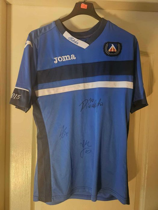 Фланелки на Левски