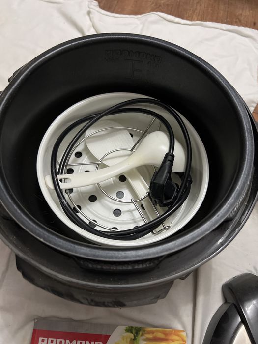 Мультиварка РЕДМОНД рабочая