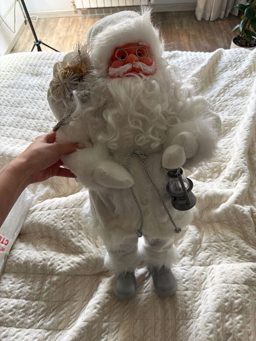 Новогодняя елка вместе с игрушками