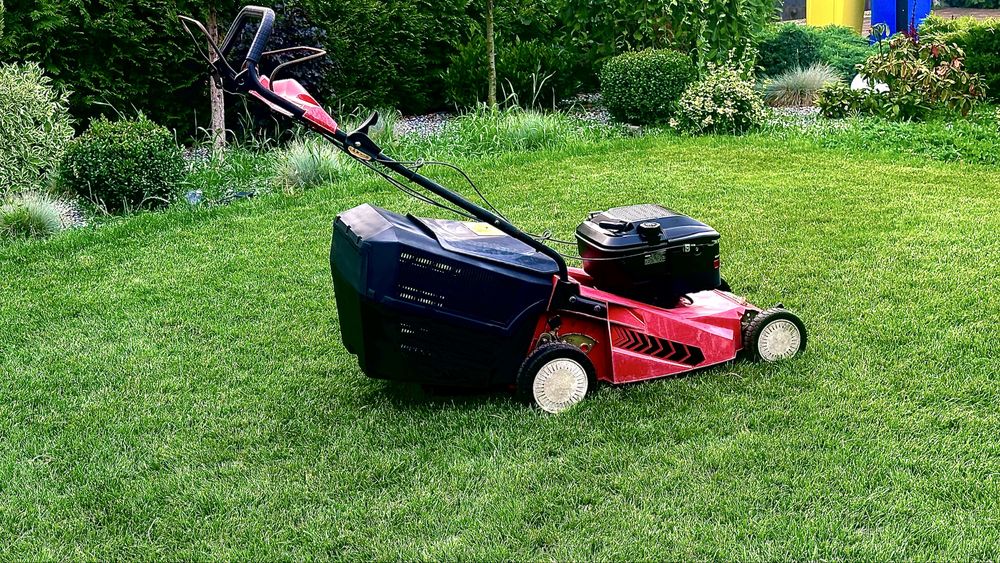 Masina Profesionala tuns gazon iarba Lawn King T484 nu  honda stihl