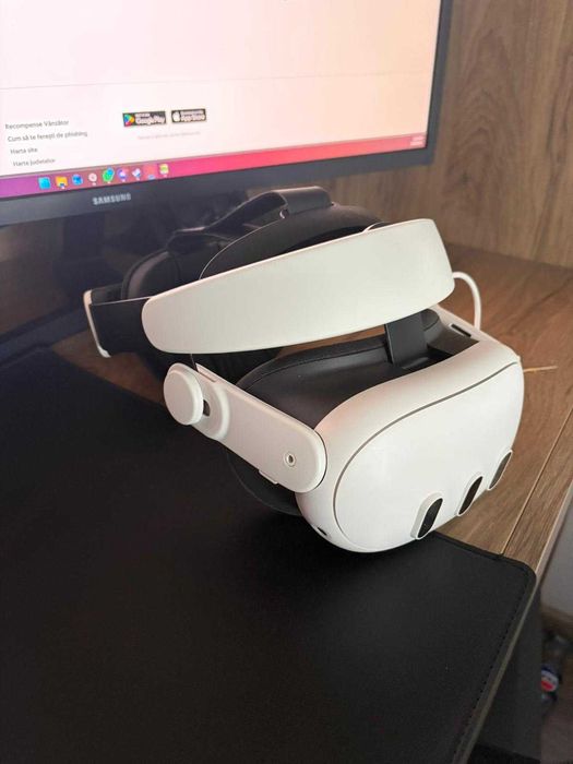 Vând Meta Quest 3 128GB, setup complet, stare foarte bună, practic nefolosit.