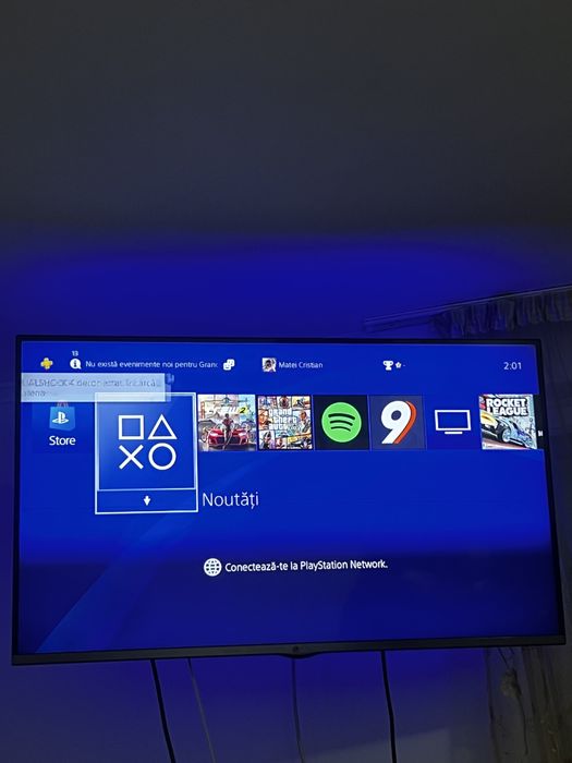 Vand PS4 cu o maneta dualshock si un joc ( the crew 2)