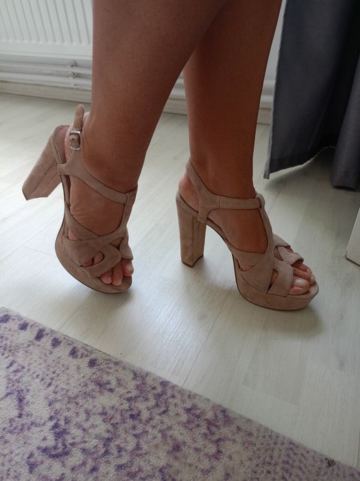 Vând sandale dama produs de calitate superioara,piele ecologica.