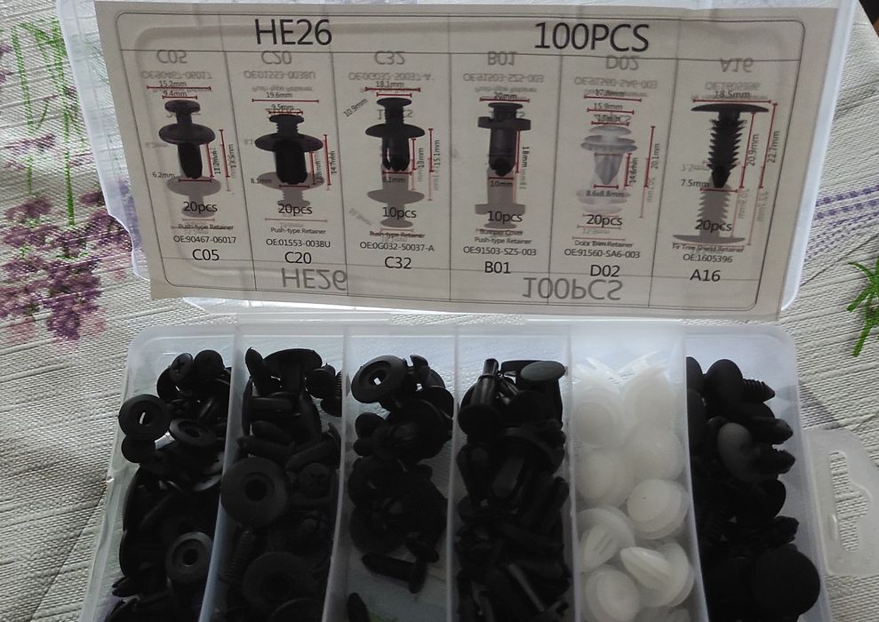 100 бр клипси за кола