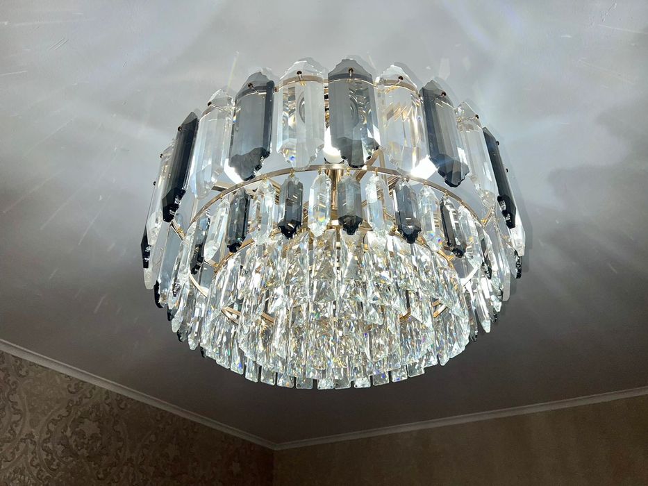 Продается люстра диаметр 60. В новом состоянии.