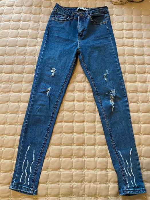 Продавам дамски дънки