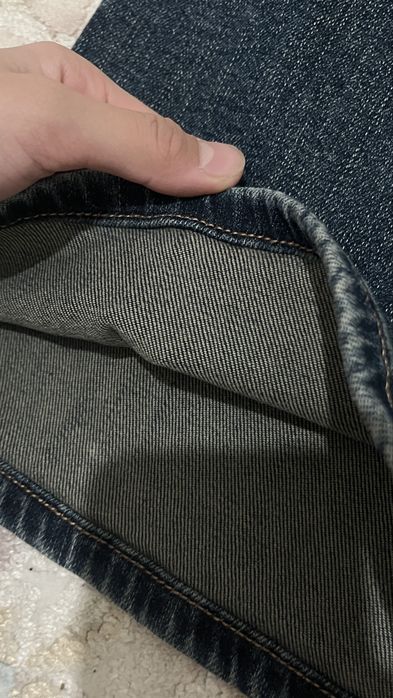 джинсы синего цвета