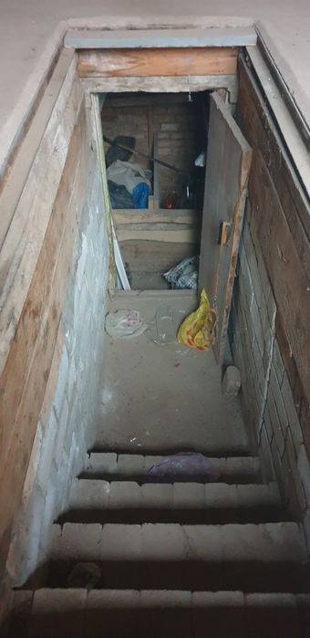 Продам гараж  1 й уровень